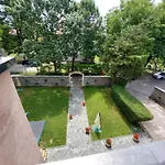 Brass- Free Parking 4*