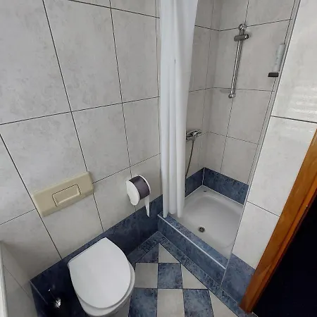 Ξενοδοχείο Brass- Free Parking