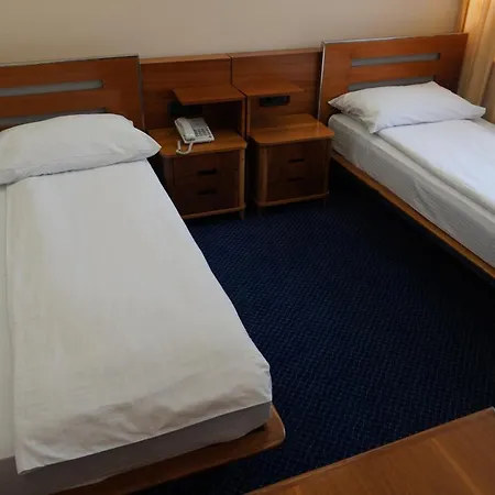 Brass- Free Parking 4*