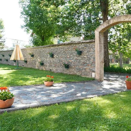 Ξενοδοχείο Brass- Free Parking 4*