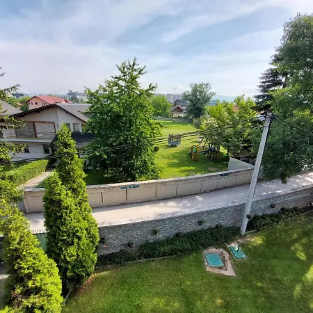 Brass- Free Parking Hotel