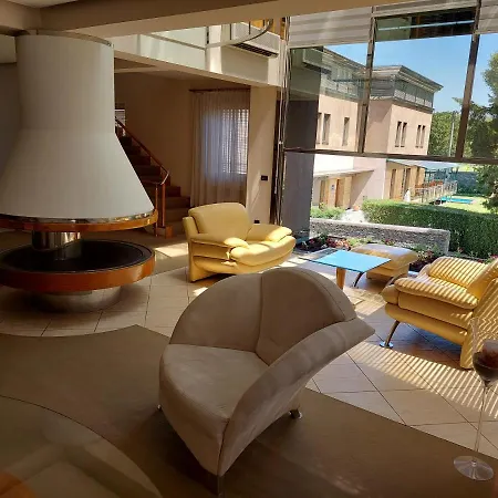 Brass- Free Parking Σαράγεβο