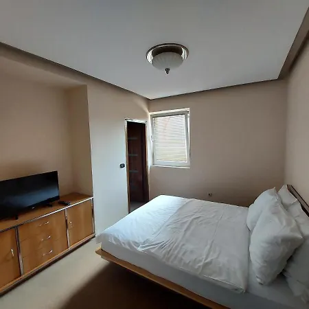Brass- Free Parking Hotel 4*