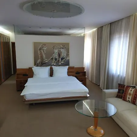 Ξενοδοχείο Brass- Free Parking