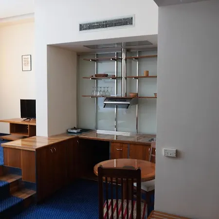 Ξενοδοχείο Brass- Free Parking