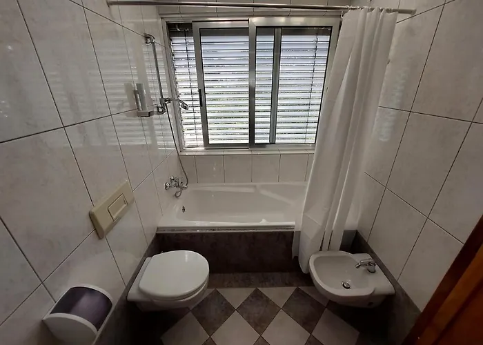 Brass- Free Parking 4* Szarajevó