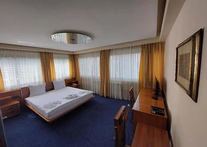 Szálloda Brass- Free Parking